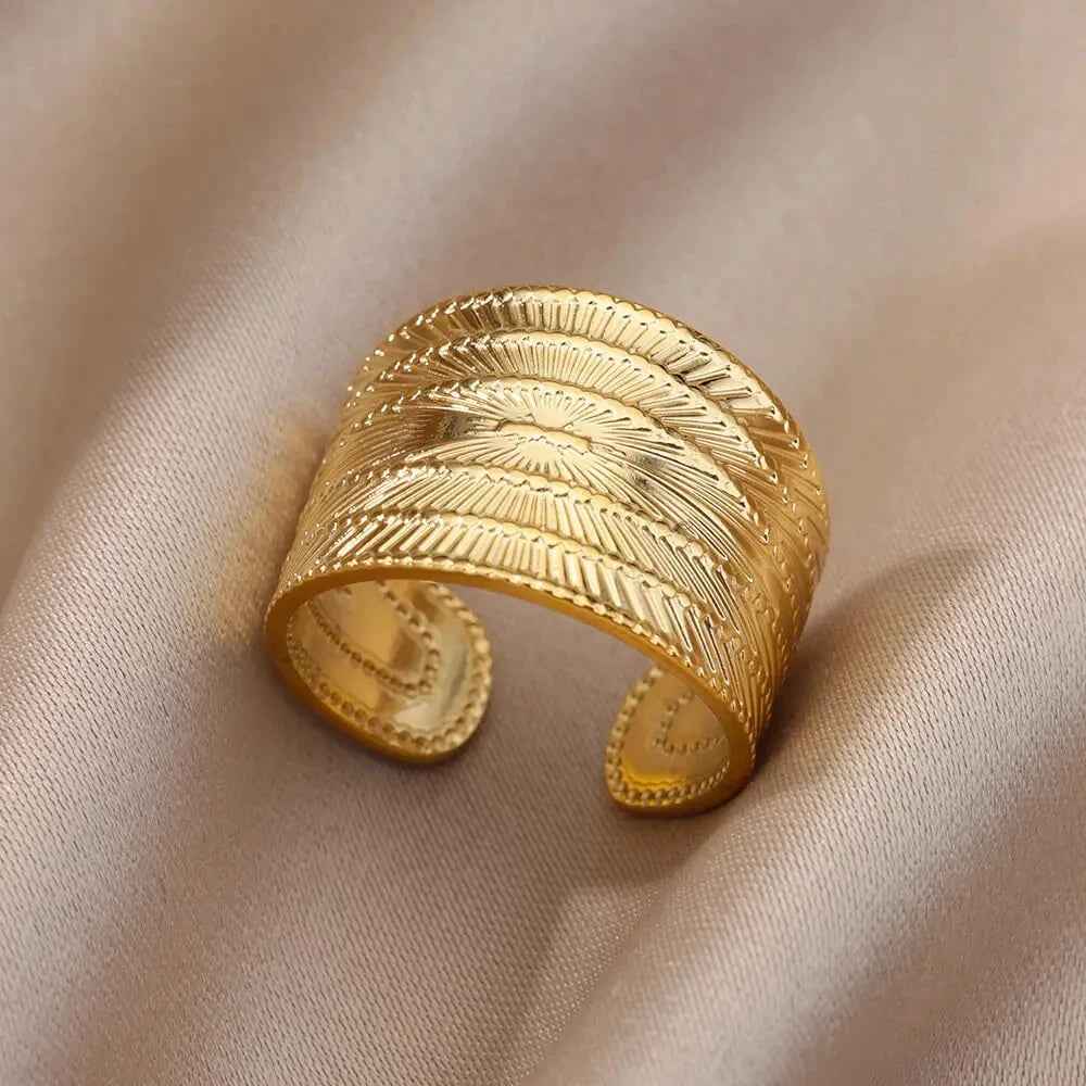Statement Ring Selection