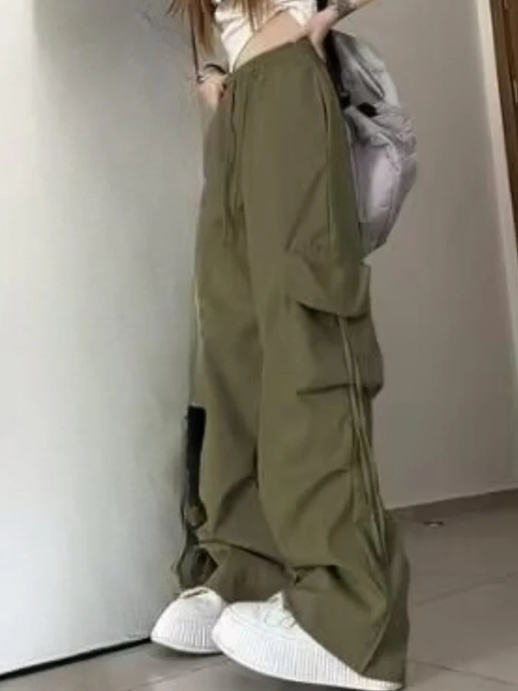 Relaxed Cargo Trousers