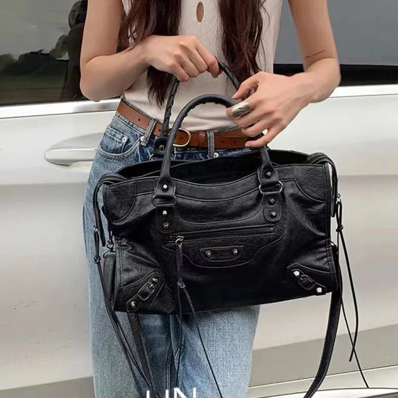 City Shoulder Tote