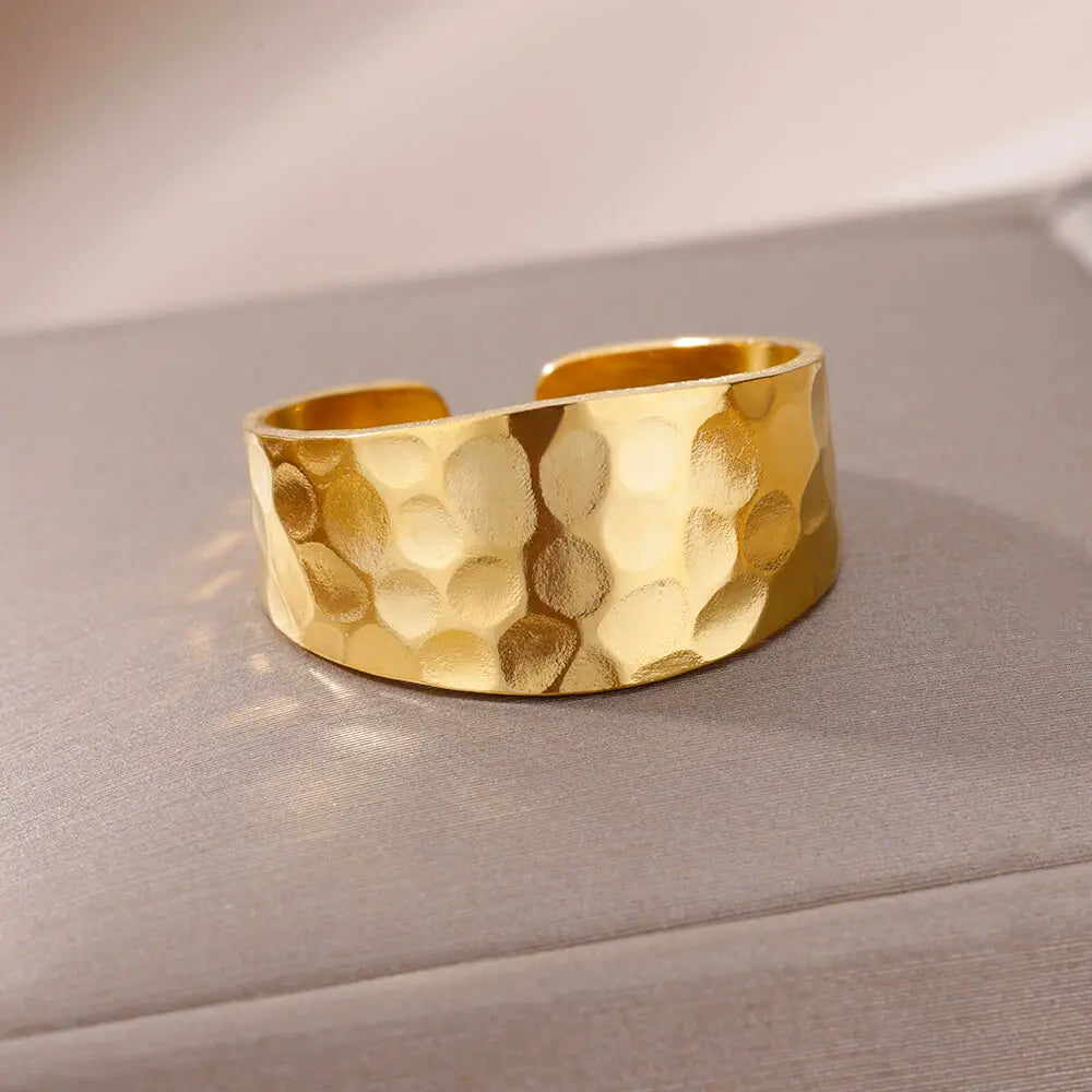 Statement Ring Selection