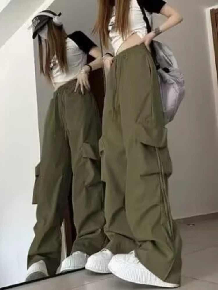 Relaxed Cargo Trousers