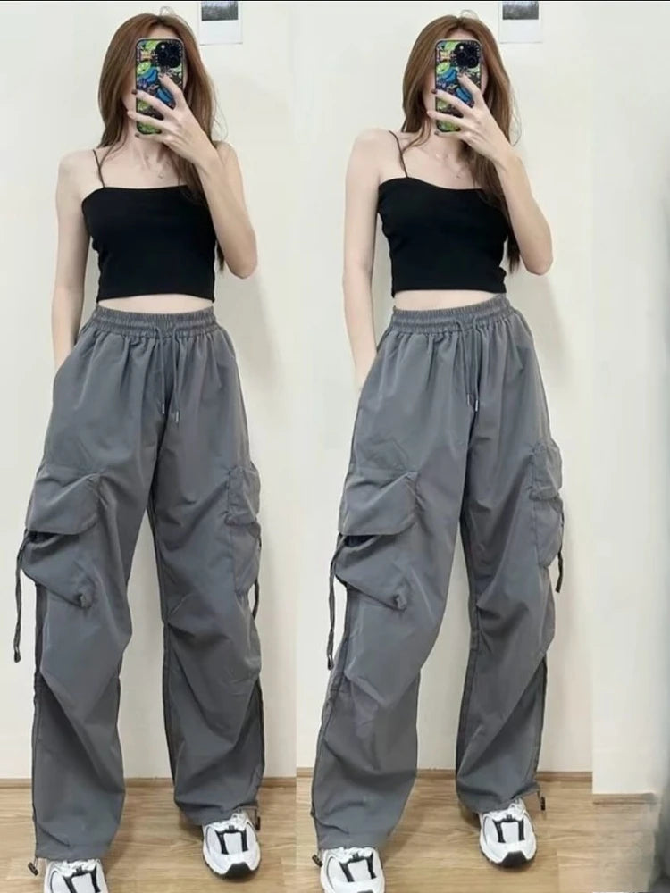 Relaxed Cargo Trousers